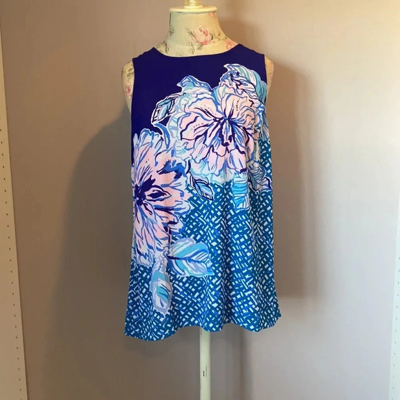 Lilly Pulitzer Iona top NWT size medium - Picture 2 of 15